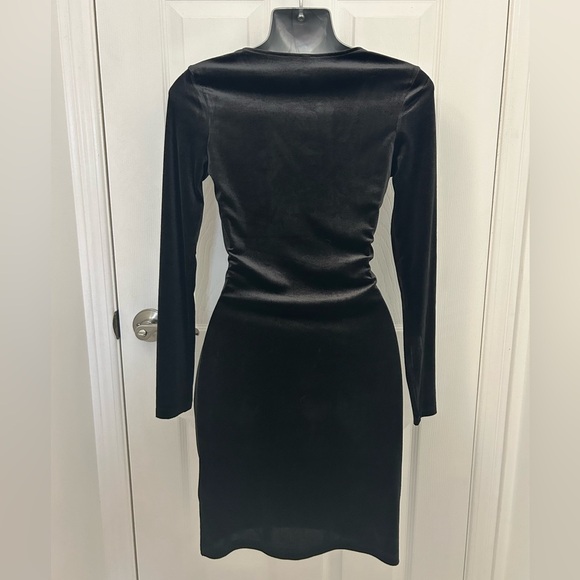 H&M Black Velvet V-Neck Dress with Long Sleeves, Sz 4 - Picture 3 of 3